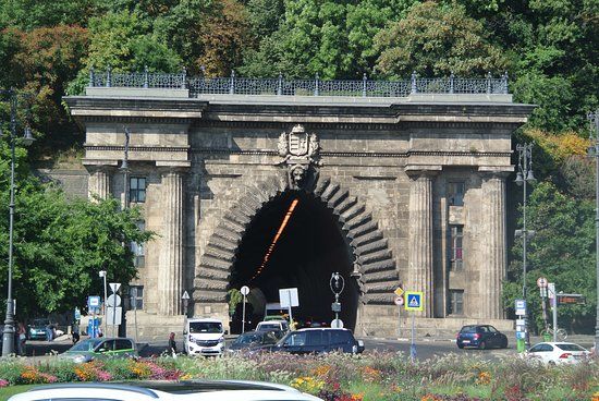 Túnel del Castillo de Buda